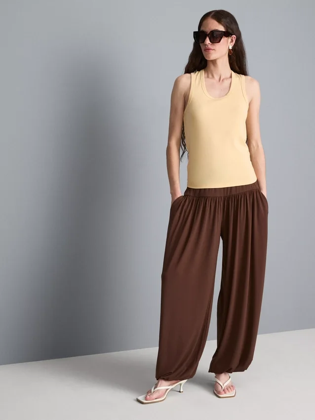 Tanktop mit U-Ausschnitt und Racerback