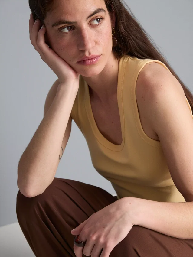 Tanktop mit U-Ausschnitt und Racerback