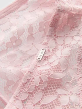 The Edit – Brasilianer-Slip mit Blumen-Spitze