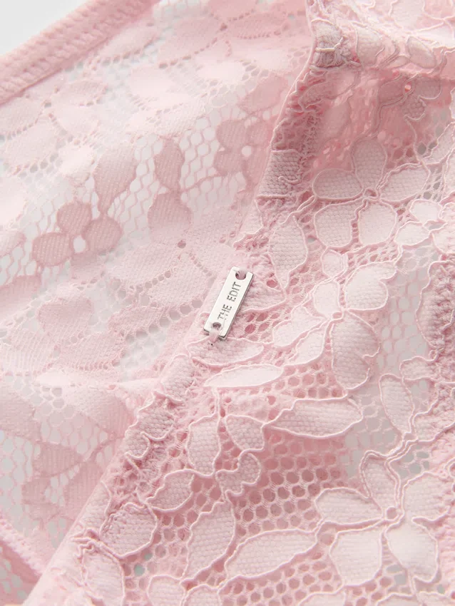 The Edit – Brasilianer-Slip mit Blumen-Spitze