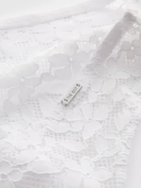 The Edit – Brasilianer-Slip mit Blumen-Spitze