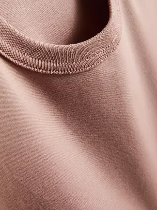 The Edit T-Shirt aus merzerisiertem Stoff in Slim-Fit-Passform