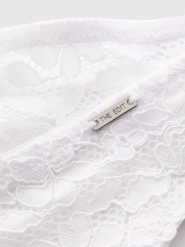 The Edit Tanga aus floraler Spitze