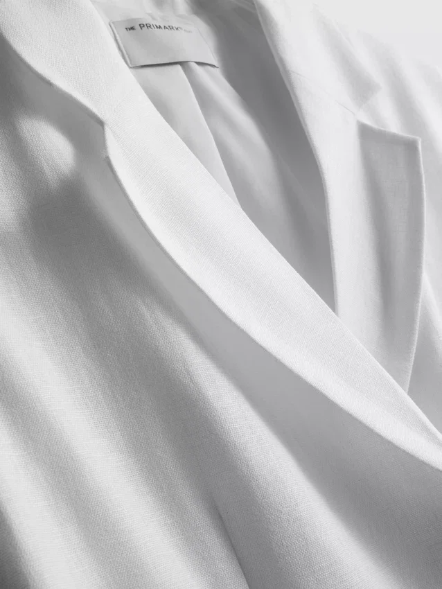 The Edit-Top aus Leinen mit Bindedetail