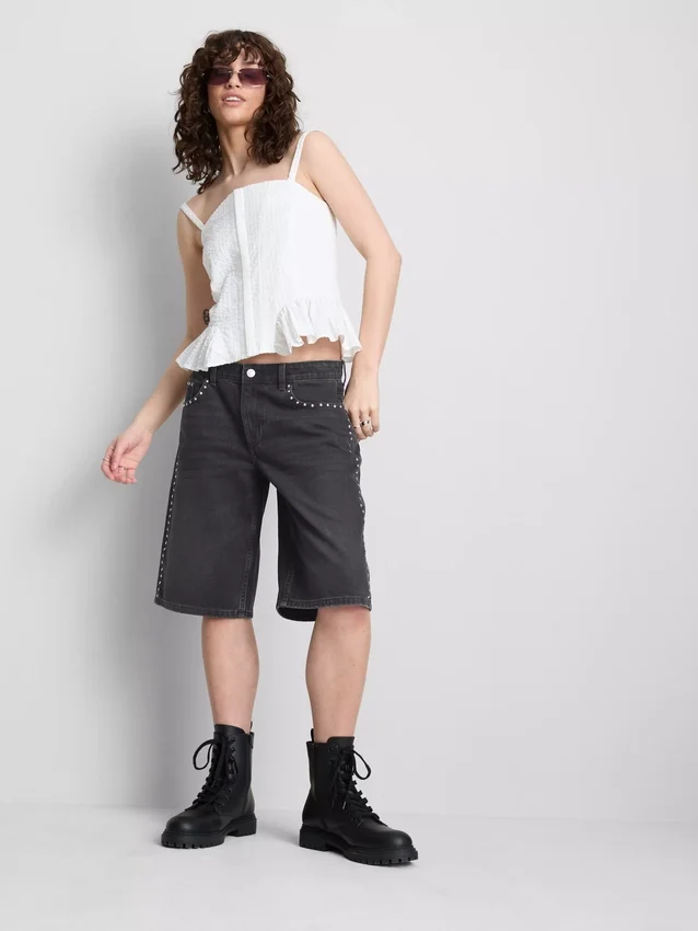 The Primark Scene | Baumwoll-Denim-Shorts mit Nieten