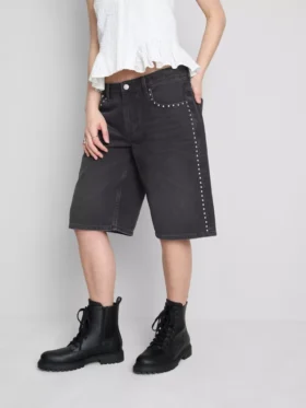 The Primark Scene | Baumwoll-Denim-Shorts mit Nieten