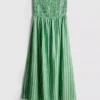 The Primark Scene | Gerafftes gestreiftes Bandeau-Midi-Kleid