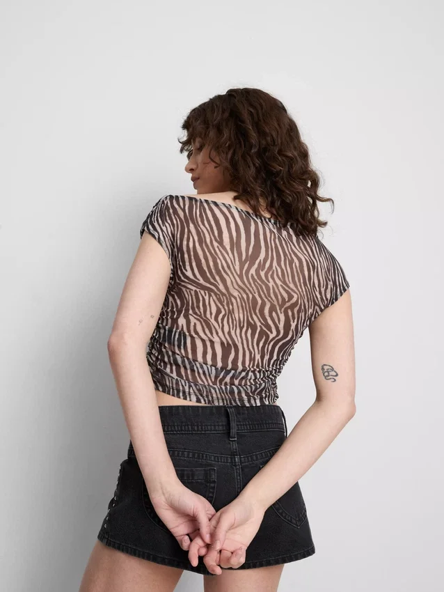 The Primark Scene | Kurzes, schulterfreies, transparentes Top