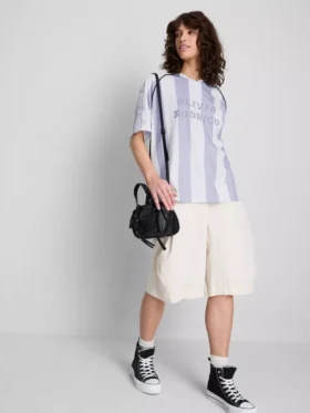 The Primark Scene | Olivia Rodrigo gestreiftes Fussballtrikot