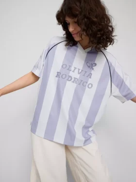 The Primark Scene | Olivia Rodrigo gestreiftes Fussballtrikot