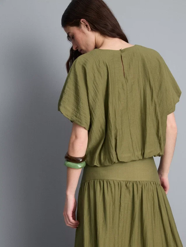 Top mit ausgestelltem Saum