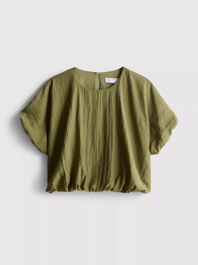 Top mit ausgestelltem Saum
