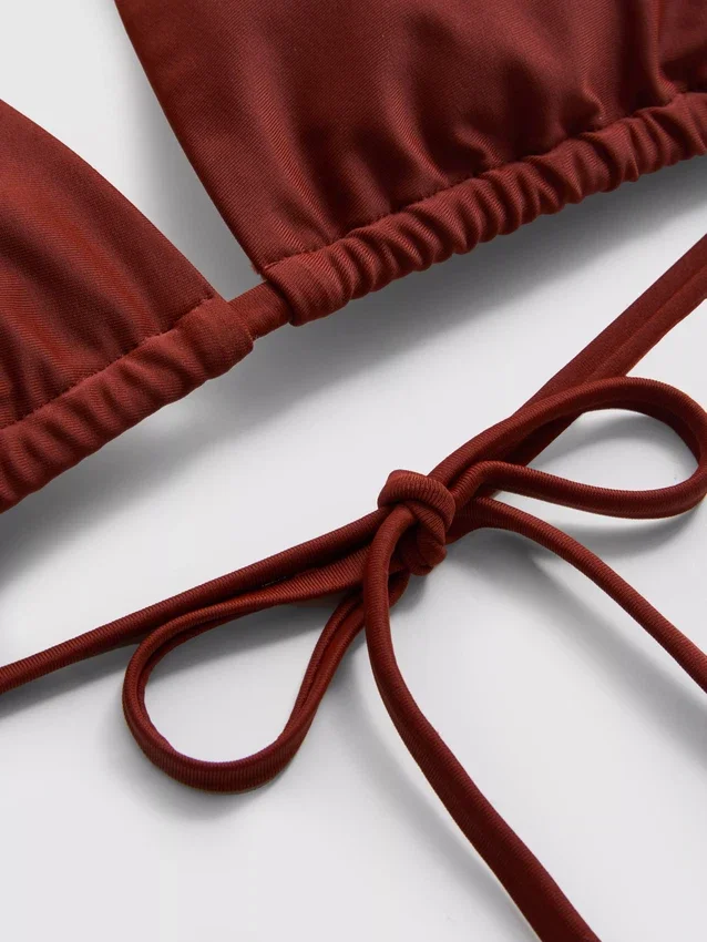 Triangel-Bikini-Oberteil mit Kettenverzierung