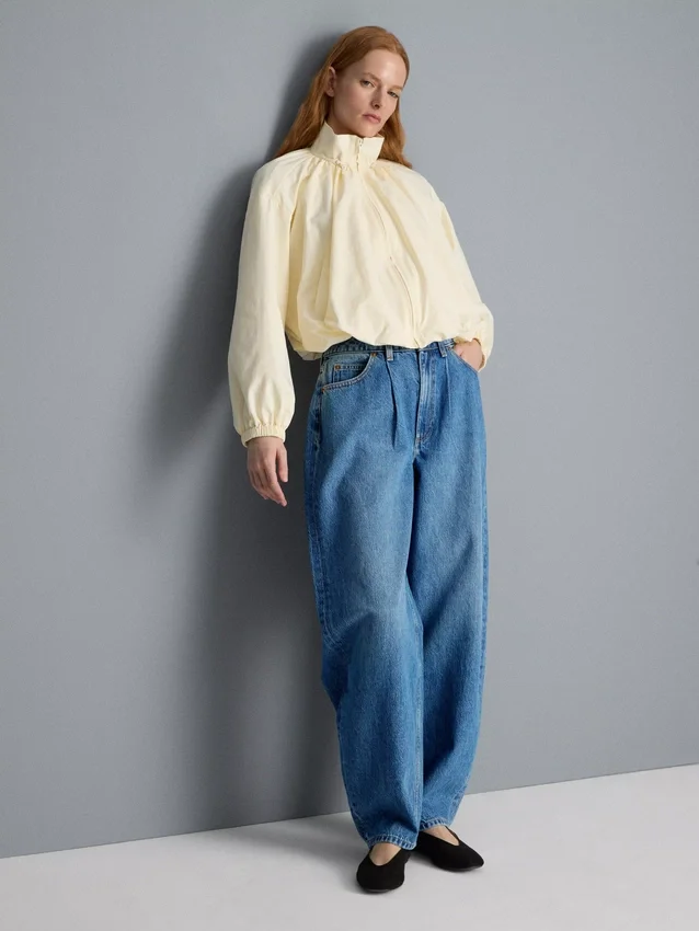 Ultimative Baumwoll-Denim-Jeans mit ausgestelltem Bein