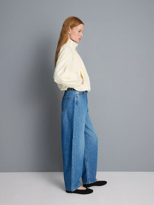 Ultimative Baumwoll-Denim-Jeans mit ausgestelltem Bein