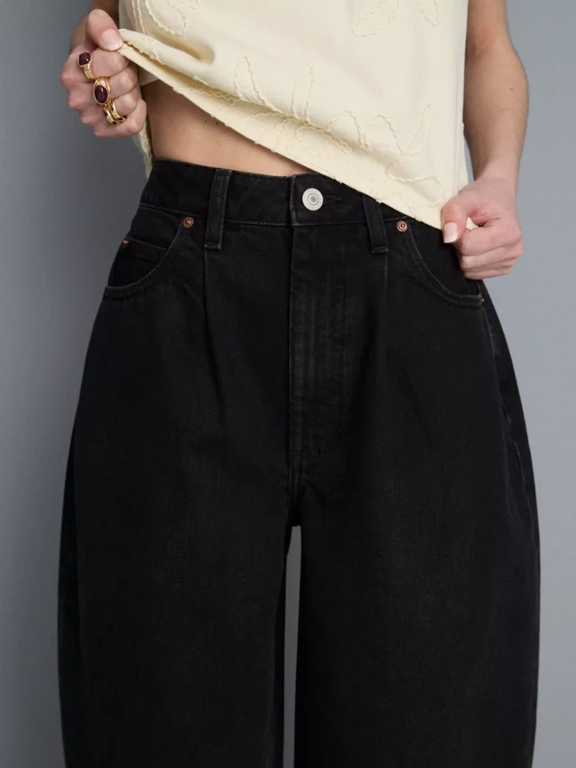 Ultimative Baumwoll-Denim-Jeans mit ausgestelltem Bein