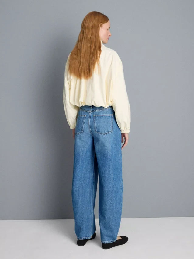Ultimative Baumwoll-Denim-Jeans mit ausgestelltem Bein