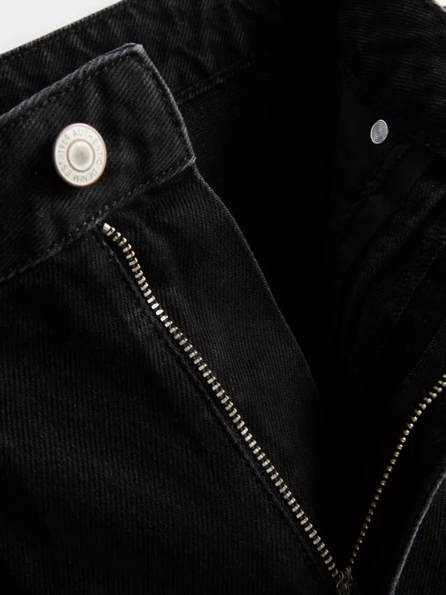 Ultimative Baumwoll-Denim-Jeans mit ausgestelltem Bein
