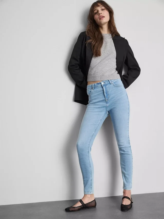 Ultimative Skinny-Jeans mit hoher Taille