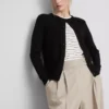 Unverzichtbare Strickjacke mit Rundhalsausschnitt