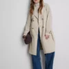 Unverzichtbarer Trenchcoat mit Gürtel