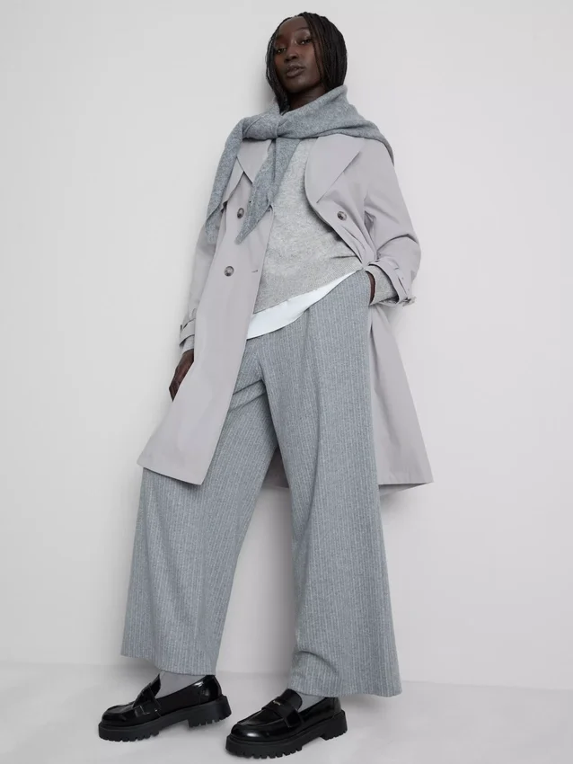 Unverzichtbarer Trenchcoat mit Gürtel