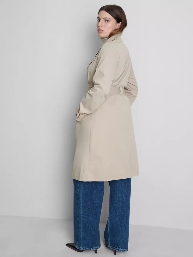 Unverzichtbarer Trenchcoat mit Gürtel