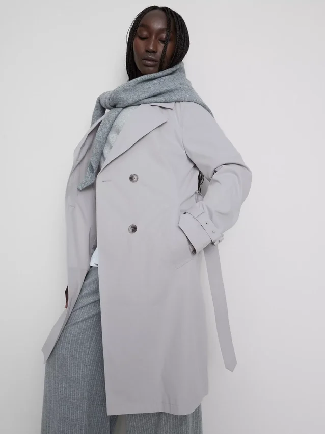 Unverzichtbarer Trenchcoat mit Gürtel
