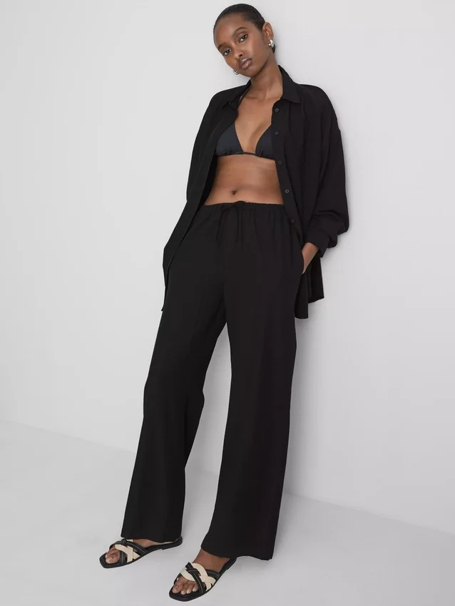 Weithose aus Baumwollmischung