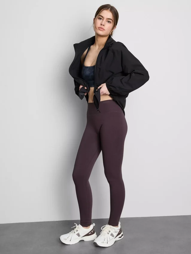 Zusammenrollbare Regenjacke mit Reissverschluss