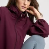 Zusammenrollbare Regenjacke mit Reissverschluss