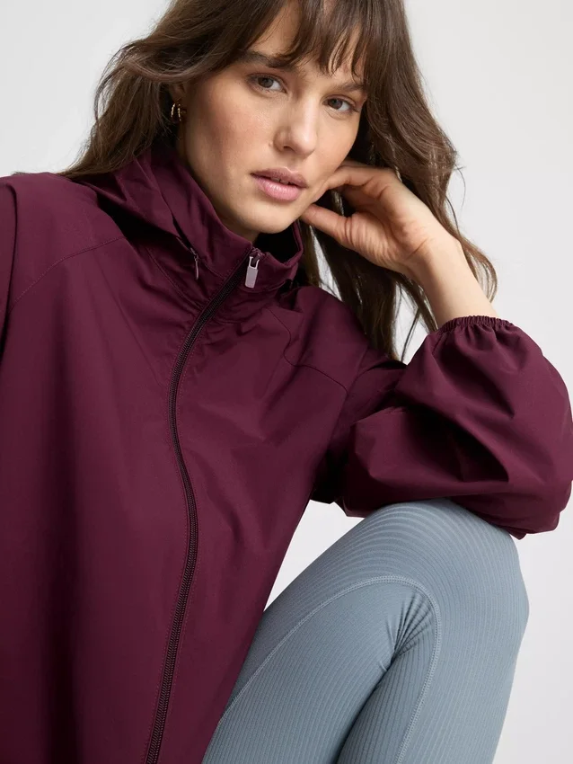Zusammenrollbare Regenjacke mit Reissverschluss