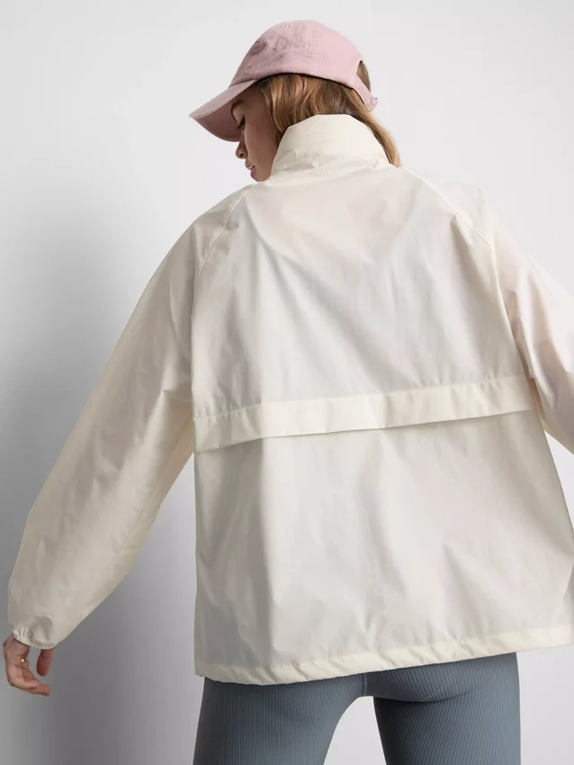 Zusammenrollbare Regenjacke mit Reissverschluss