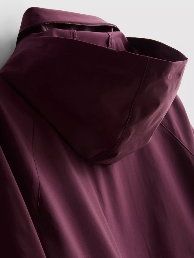 Zusammenrollbare Regenjacke mit Reissverschluss