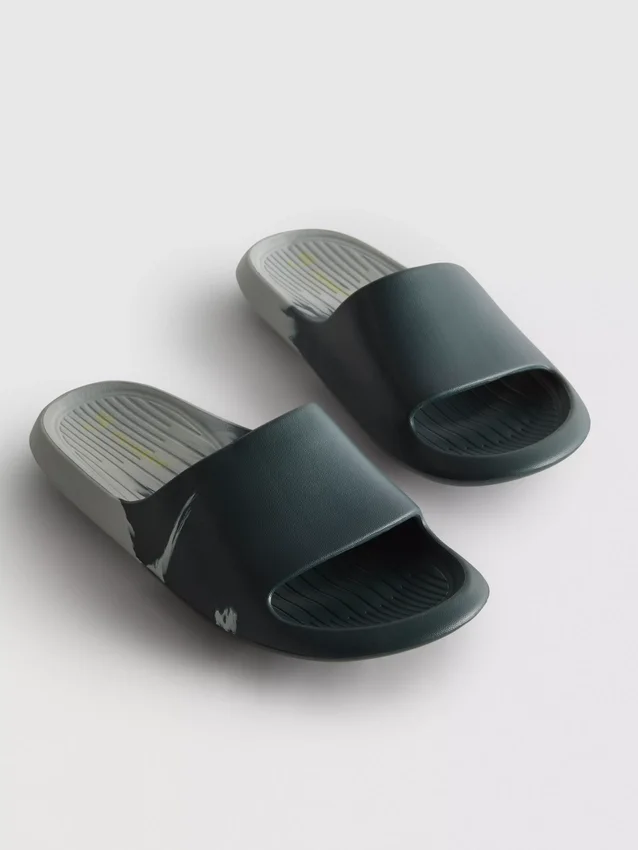 Zweifarbige Slider-Sandalen
